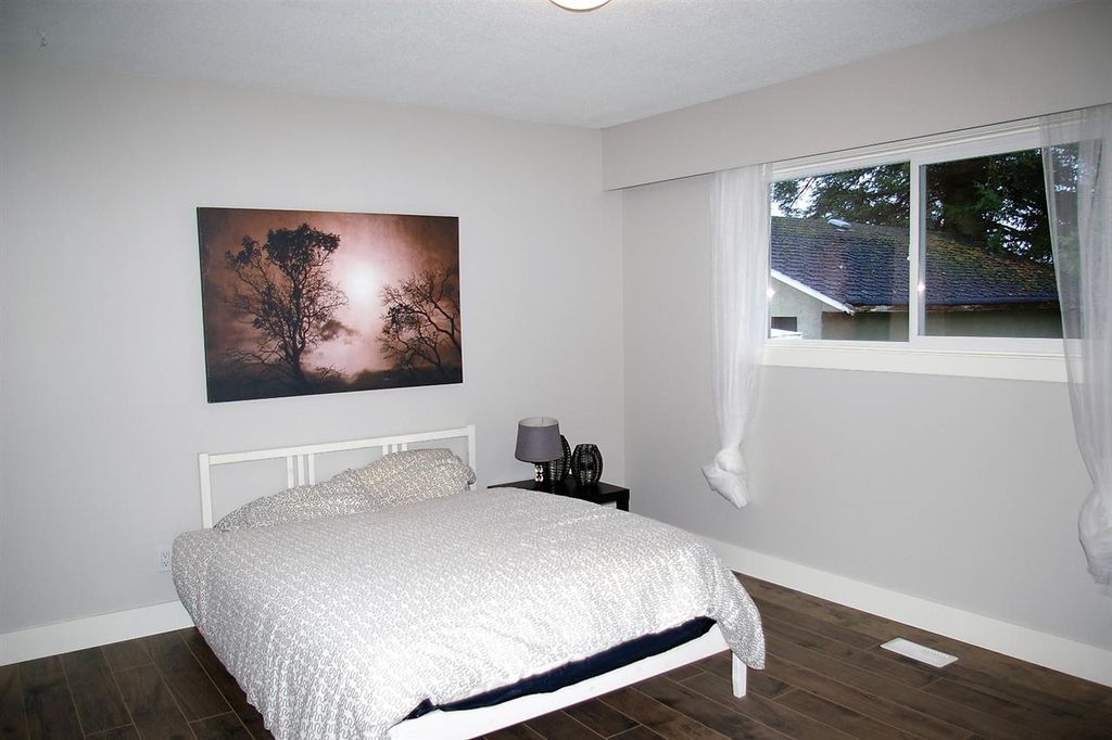 listing image 1103759009410549581