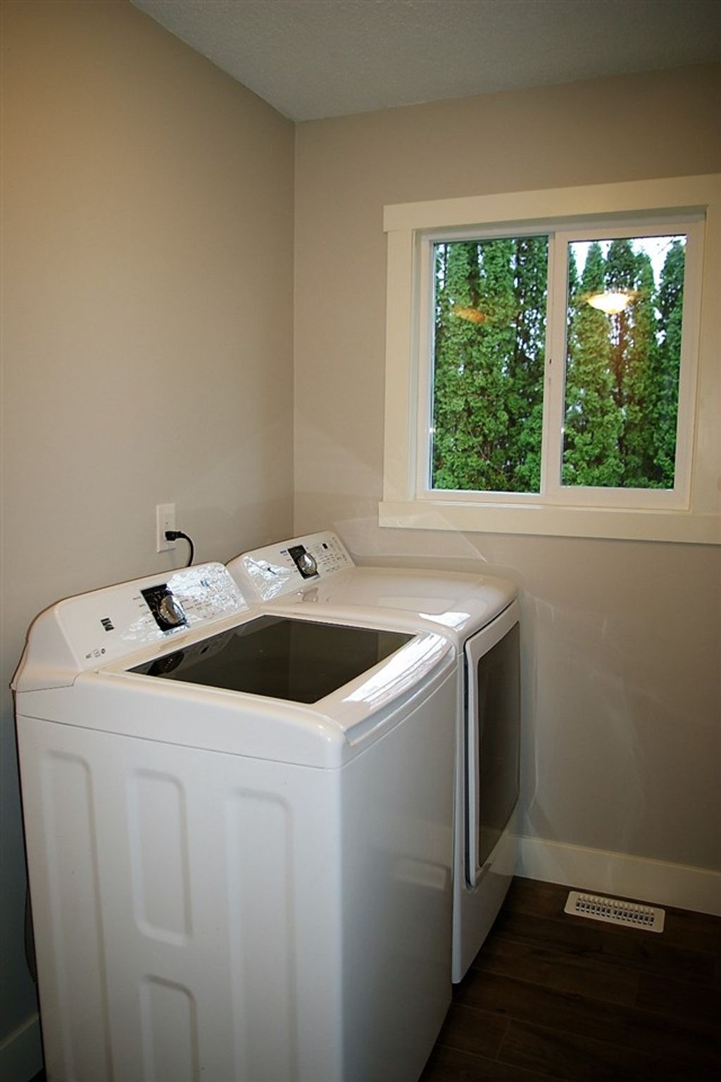 listing image 1100017165311303205