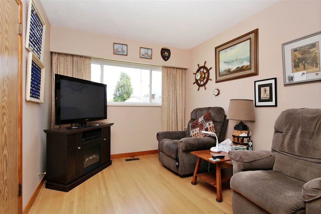 listing image 1109661552559823869