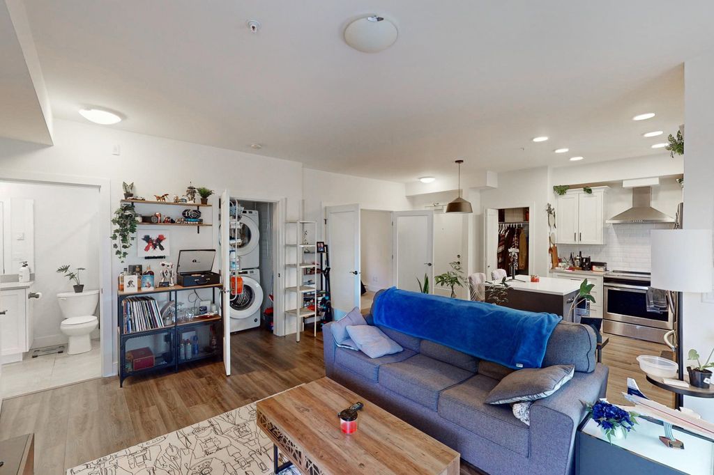listing image 1102894645591189015