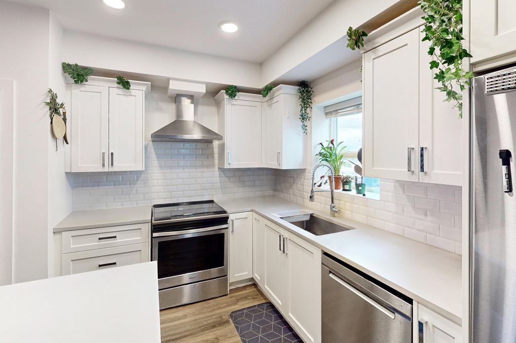 listing image 1109674100561922488