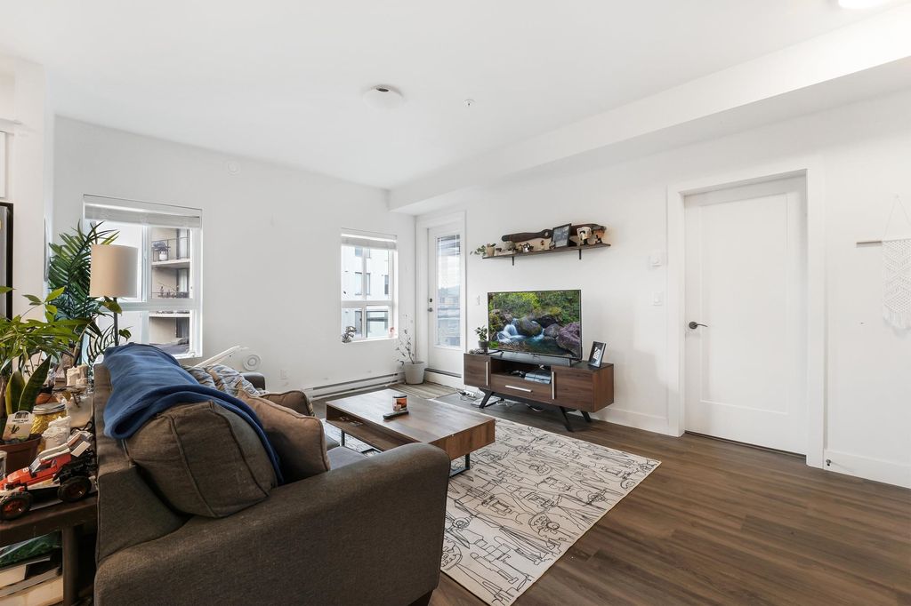 listing image 1100673803492180866