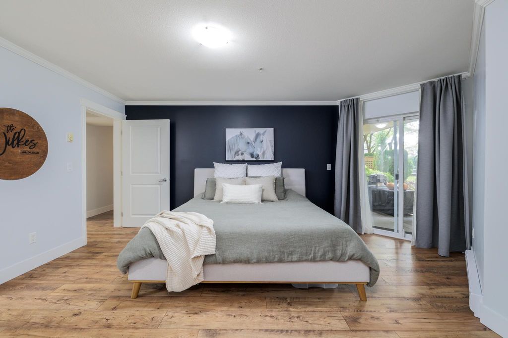 listing image 1101710196449772096