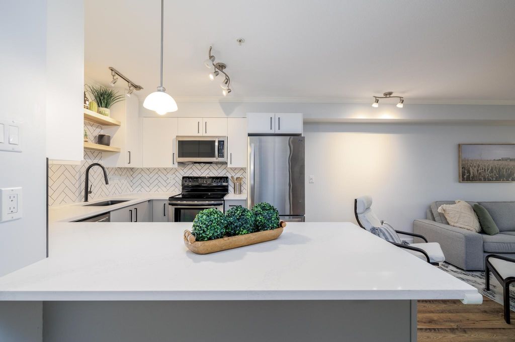 listing image 1106771897734213461