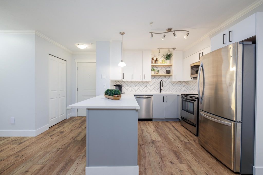 listing image 1109546145896390362