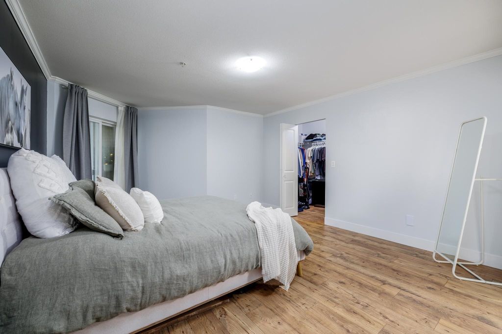 listing image 1105460727869591579