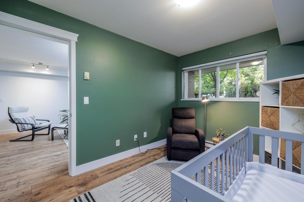 listing image 1102462578443014148