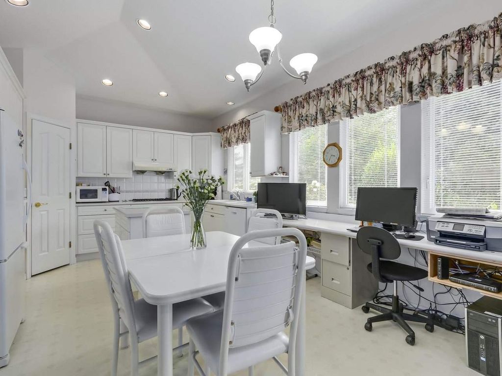 listing image 1103641265941952075