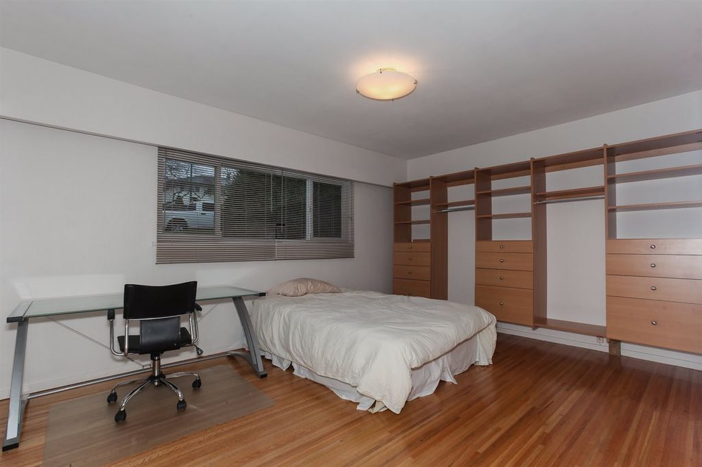 listing image 1106868660646772169