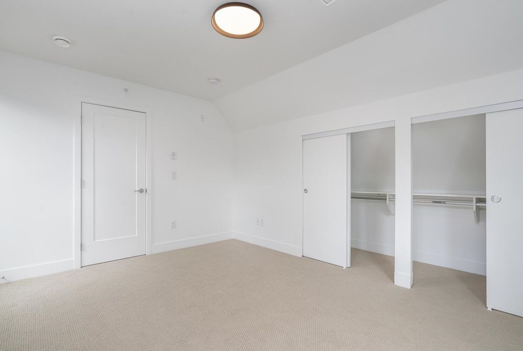 listing image 1100744985196377200