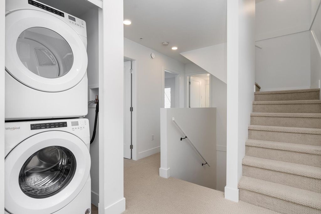 listing image 1105255979124928284