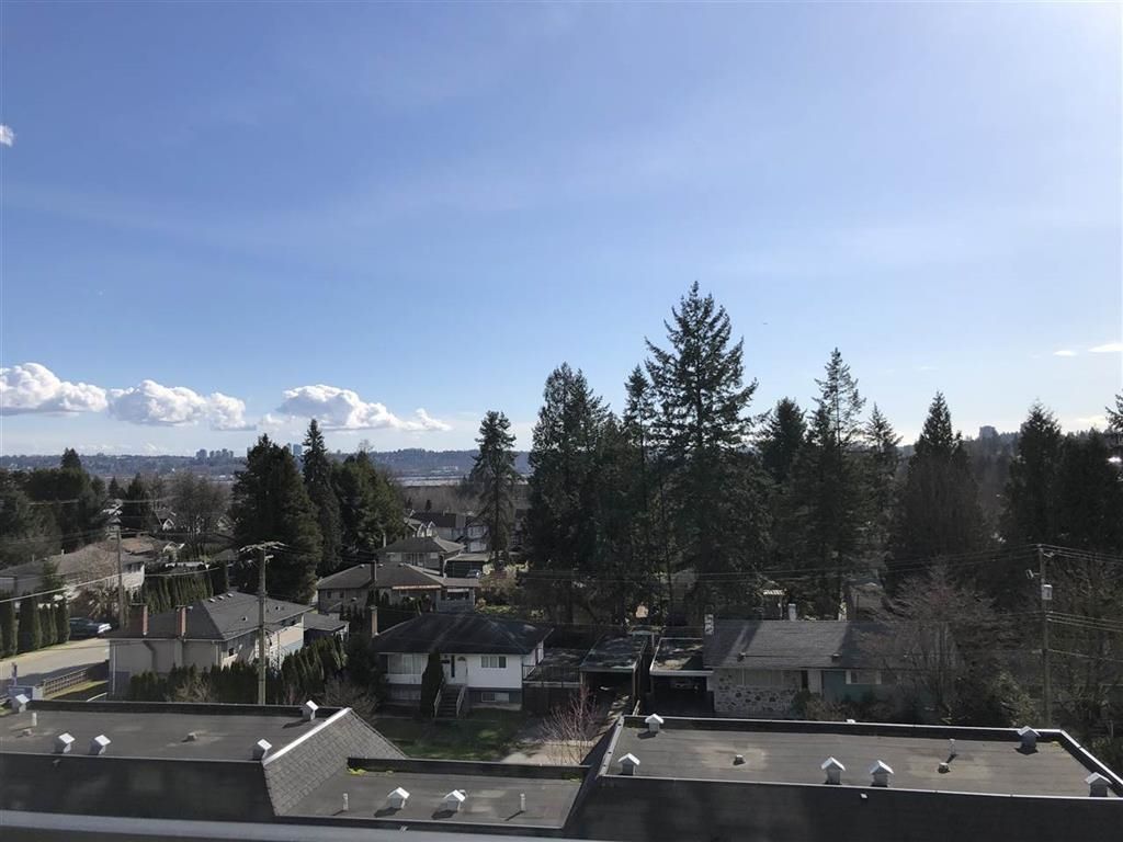 listing image 1108515548152024704