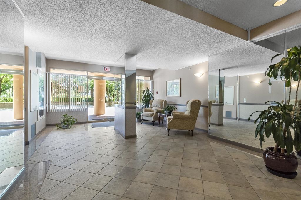 listing image 1103959426370196930