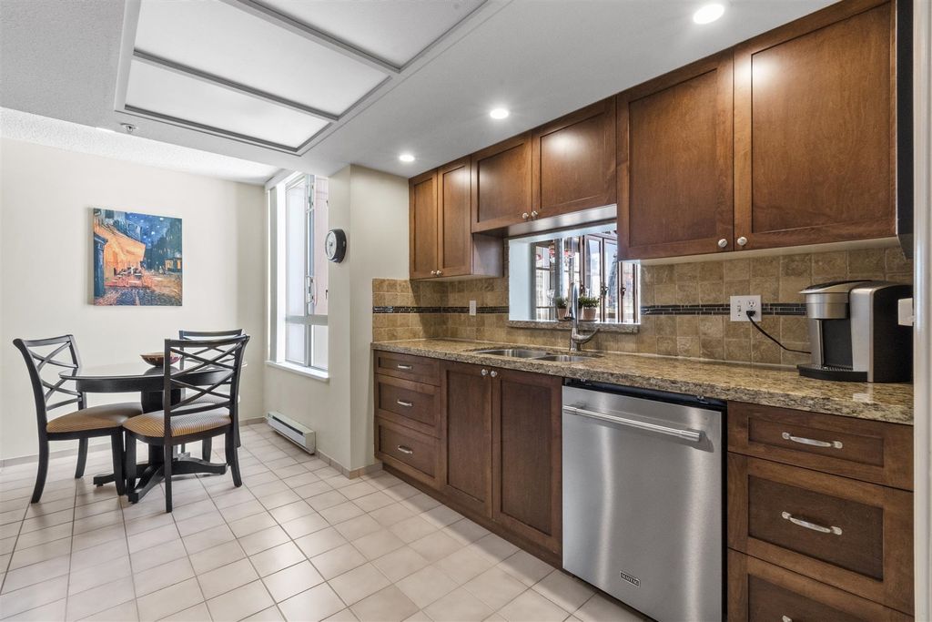 listing image 1102644364220670519