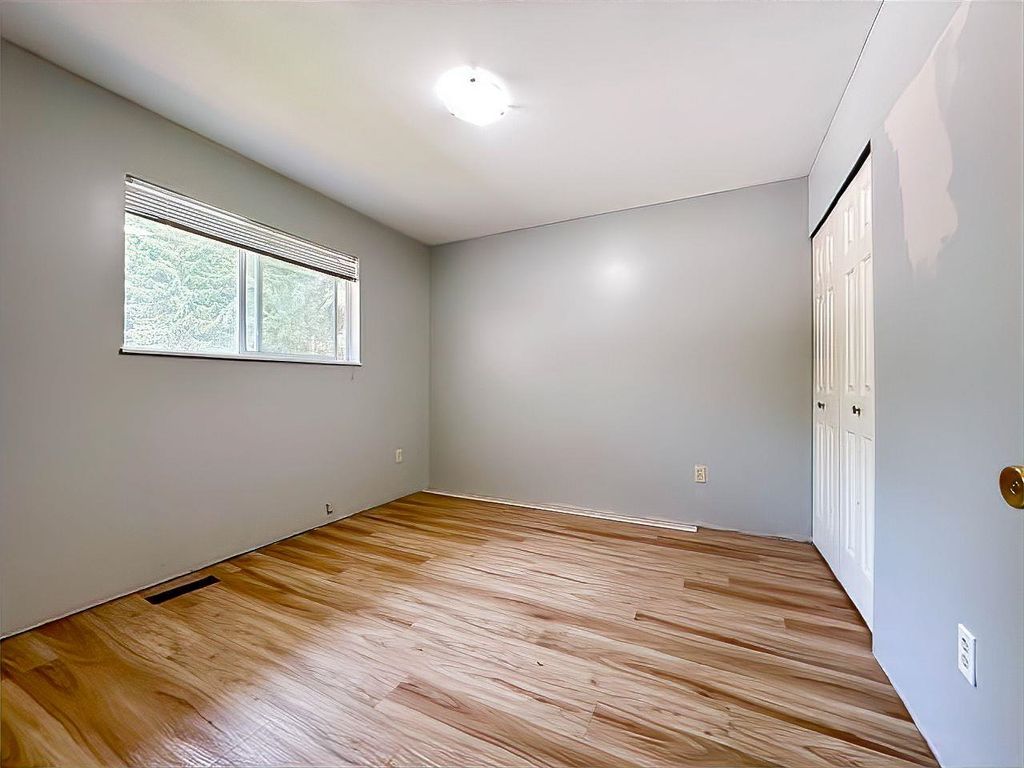 listing image 1100748006863029893