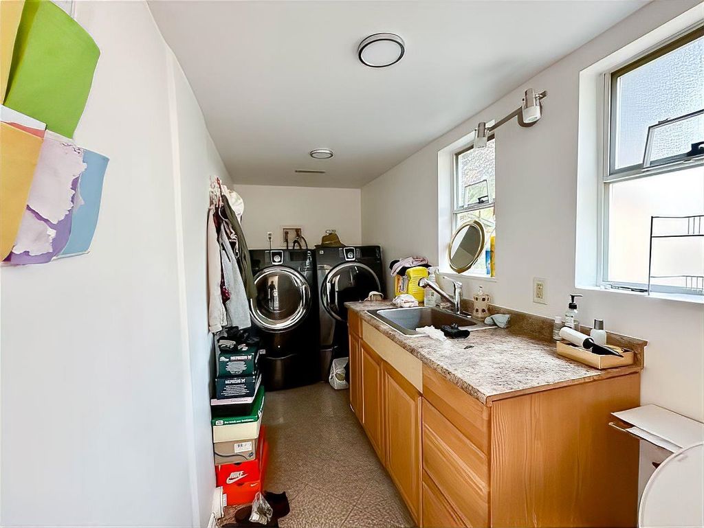 listing image 1109354648060197292