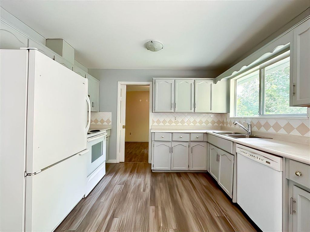 listing image 1102599870097902102
