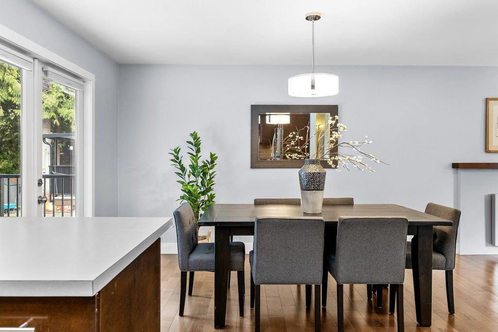 listing image 1106277615811866792