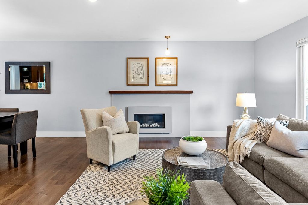 listing image 1104717944949272696