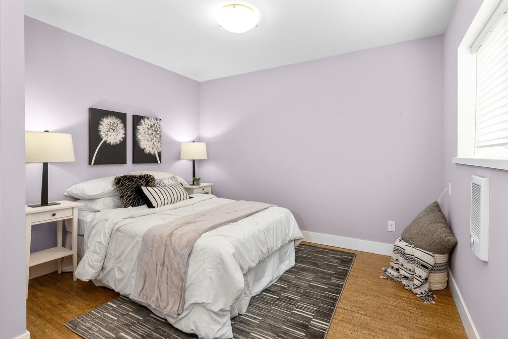 listing image 1106892616311876762