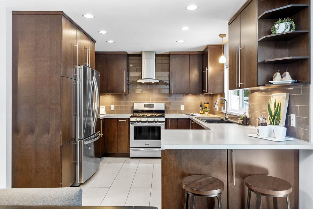 listing image 1106186322628302408
