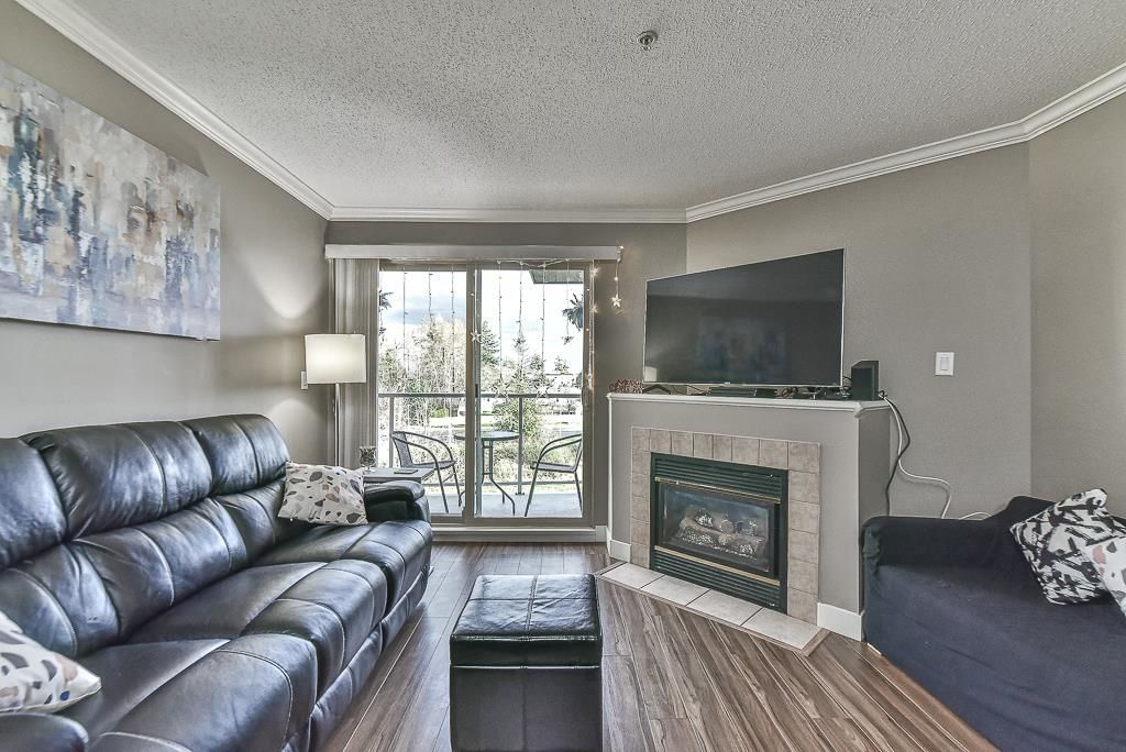 listing image 1101545101543479131