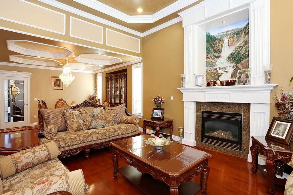 listing image 1100947447194284905