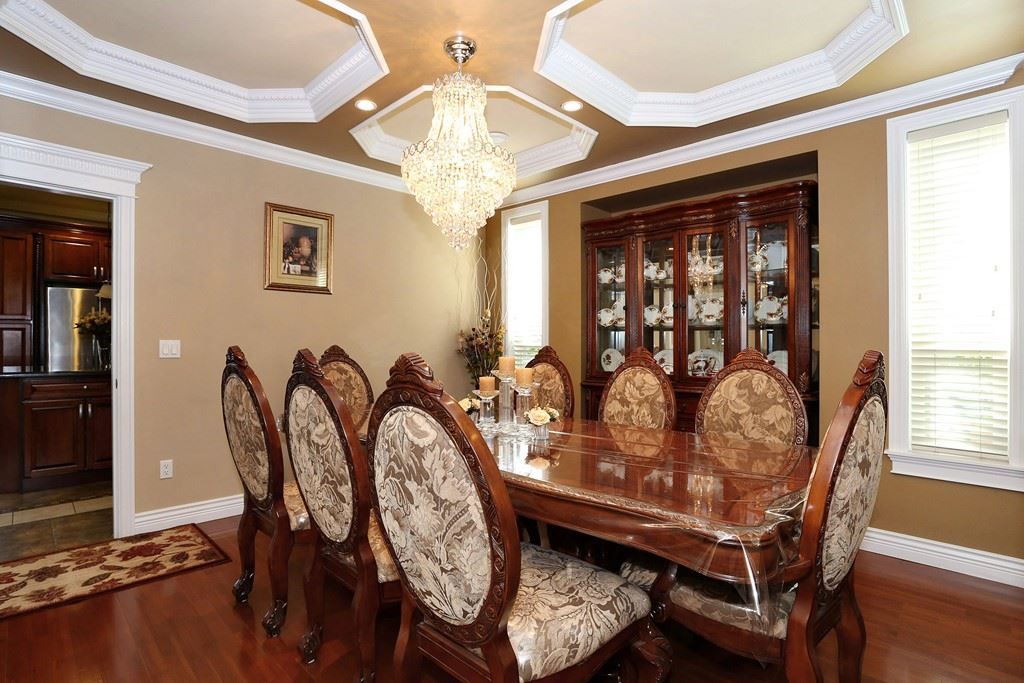listing image 1108069303724385377