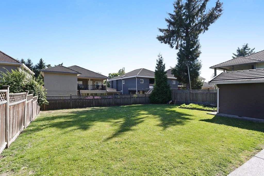 listing image 1101638733092740736