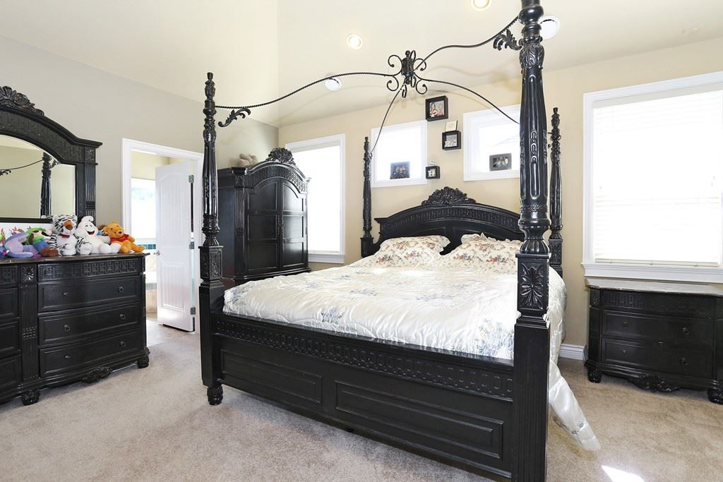 listing image 1101486796769842528