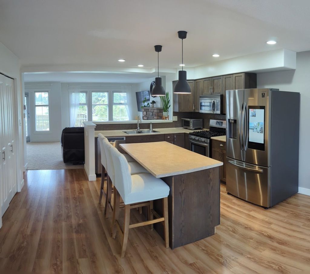 listing image 1109697290596978239