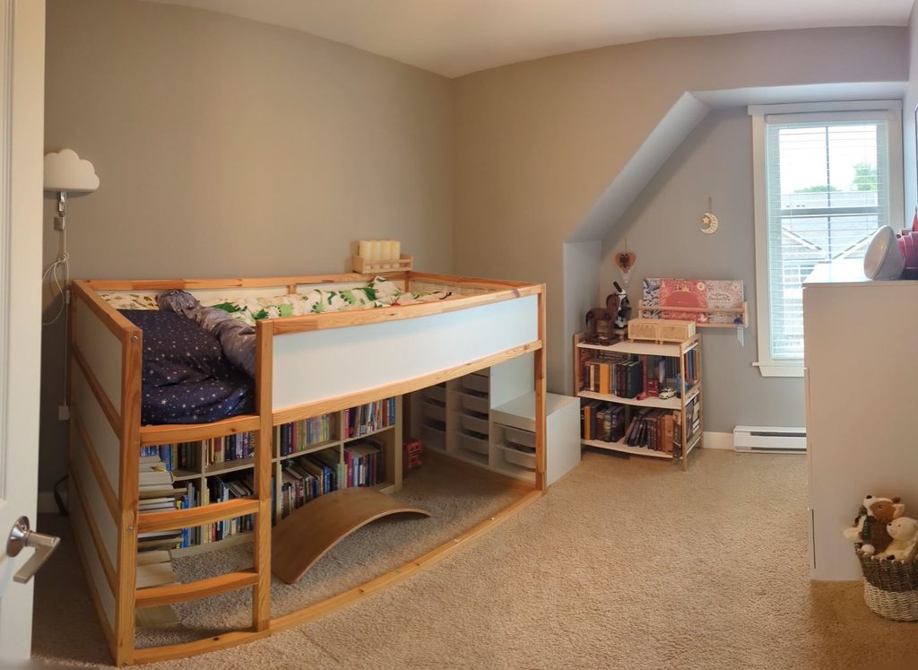 listing image 1104096254161331392