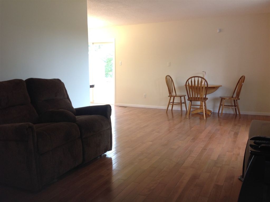 listing image 1108819309033044935