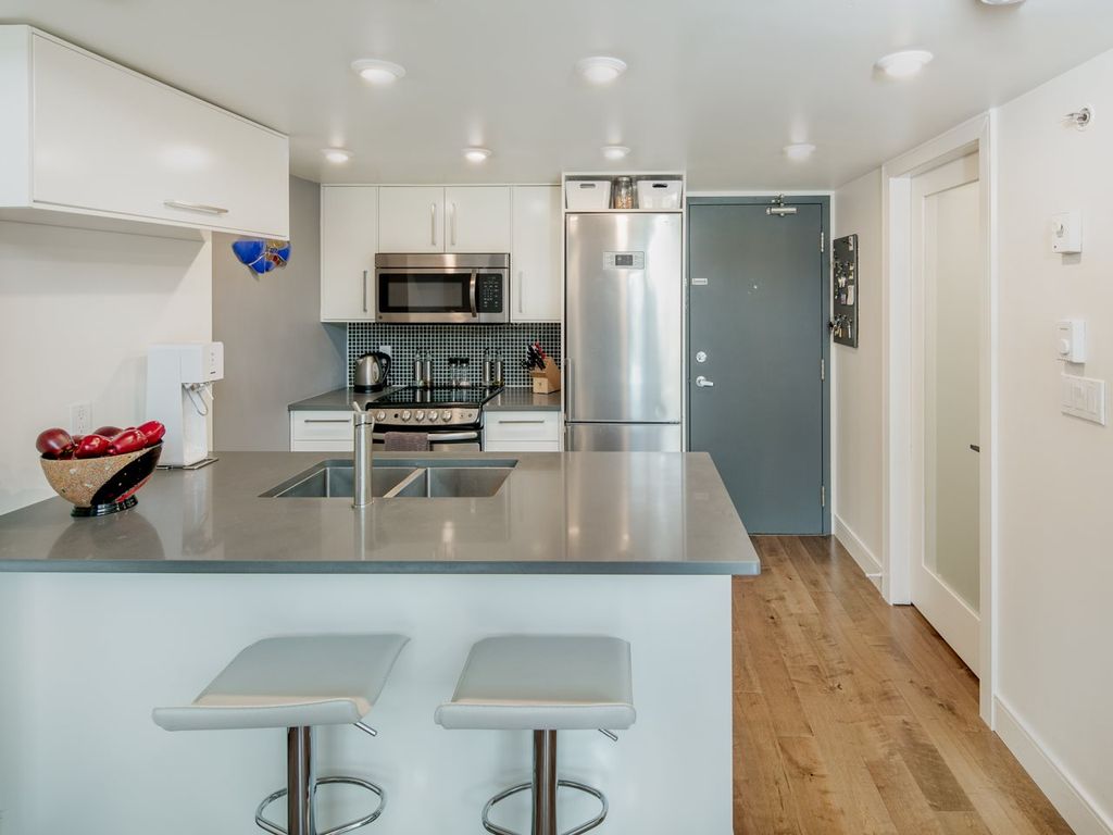 listing image 1105092237497778799