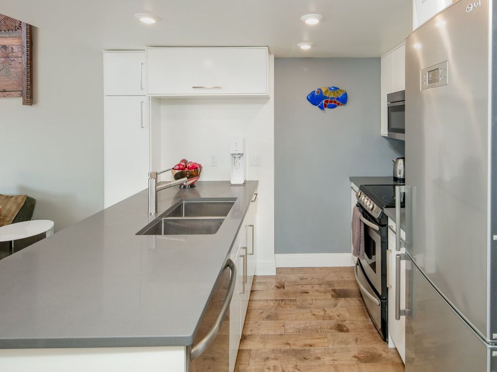 listing image 1105077638432779603