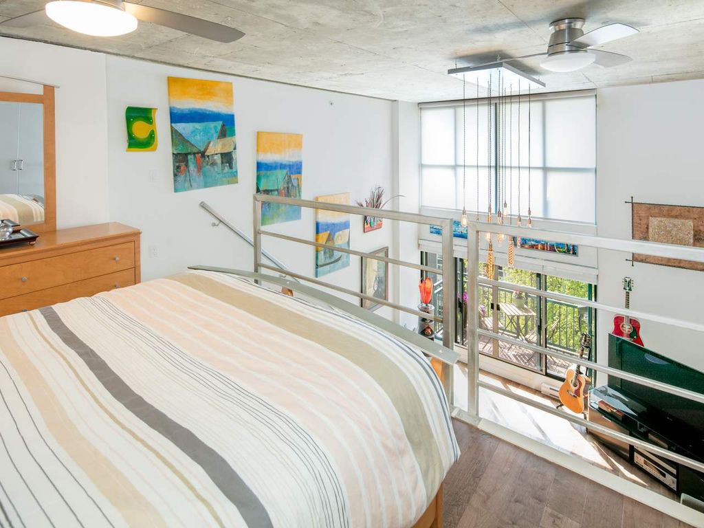 listing image 1108844565110435189