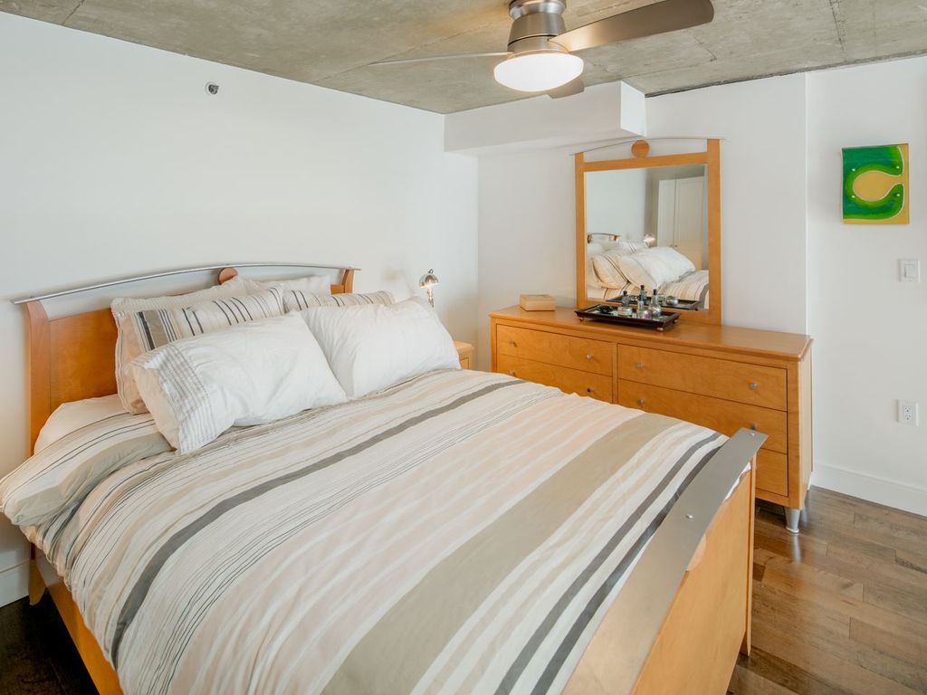 listing image 1100767658658284352