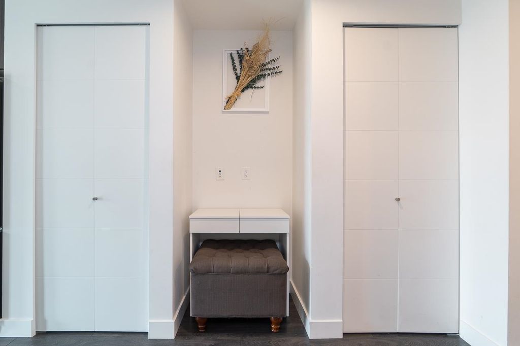 listing image 1103618612392528840