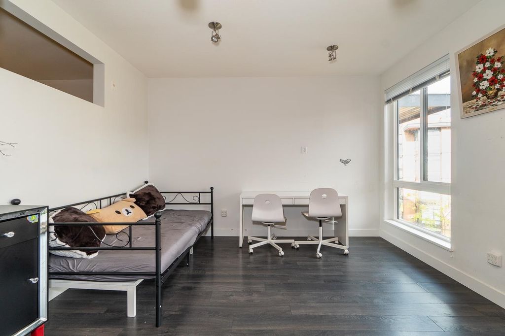 listing image 1108726308805544982