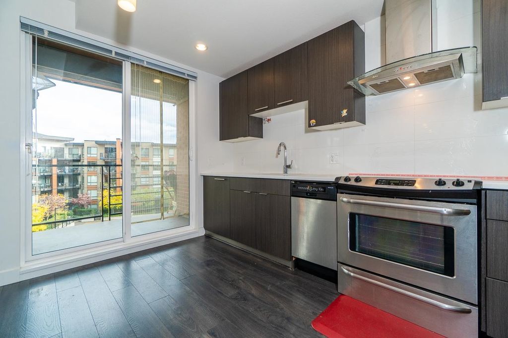 listing image 1106120349414041348