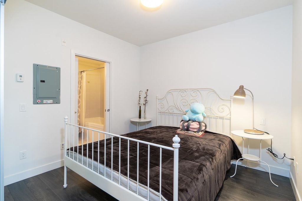 listing image 1105569977429306439