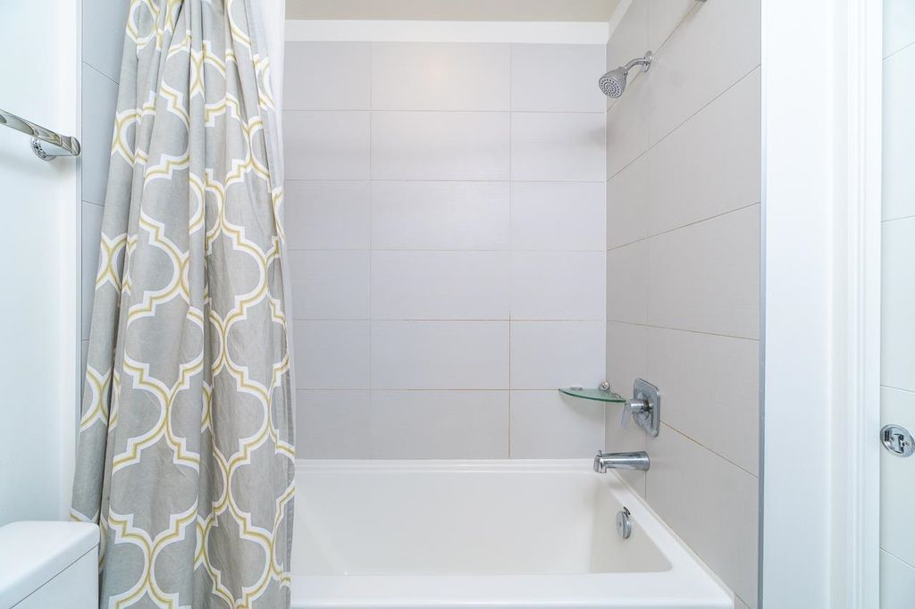 listing image 1100026972391181204