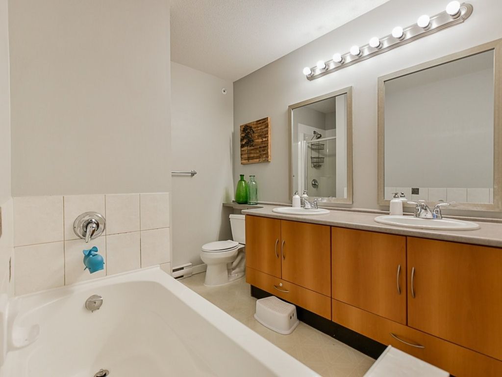 listing image 1104201386381916253