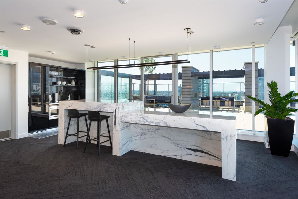listing image 1104349889411414030
