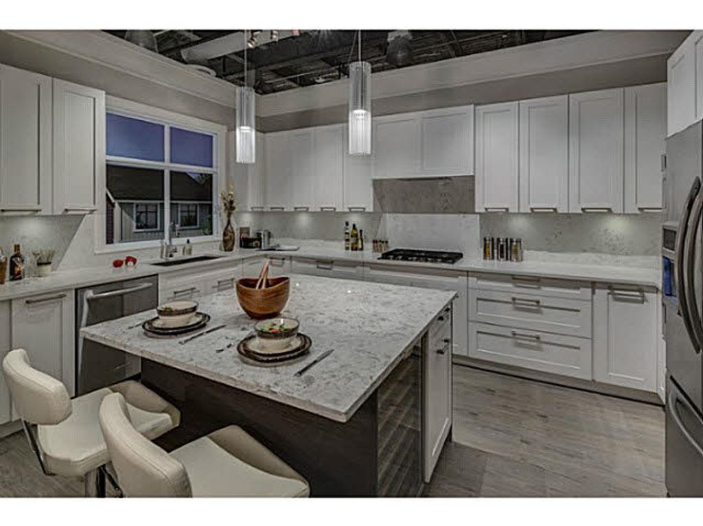listing image 1107933887218407461