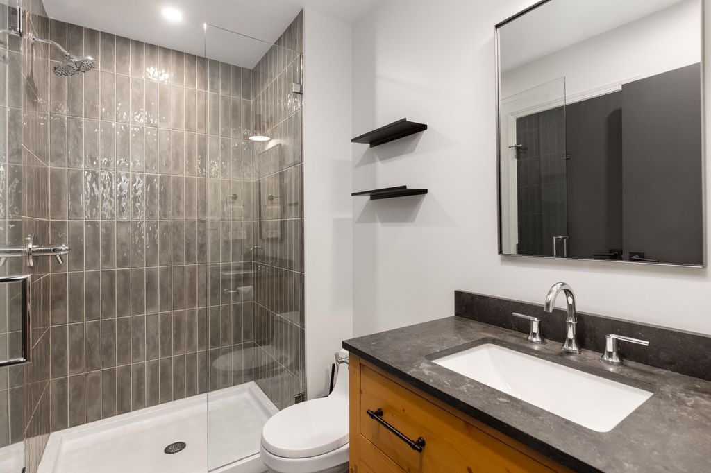 listing image 1108802637752694379