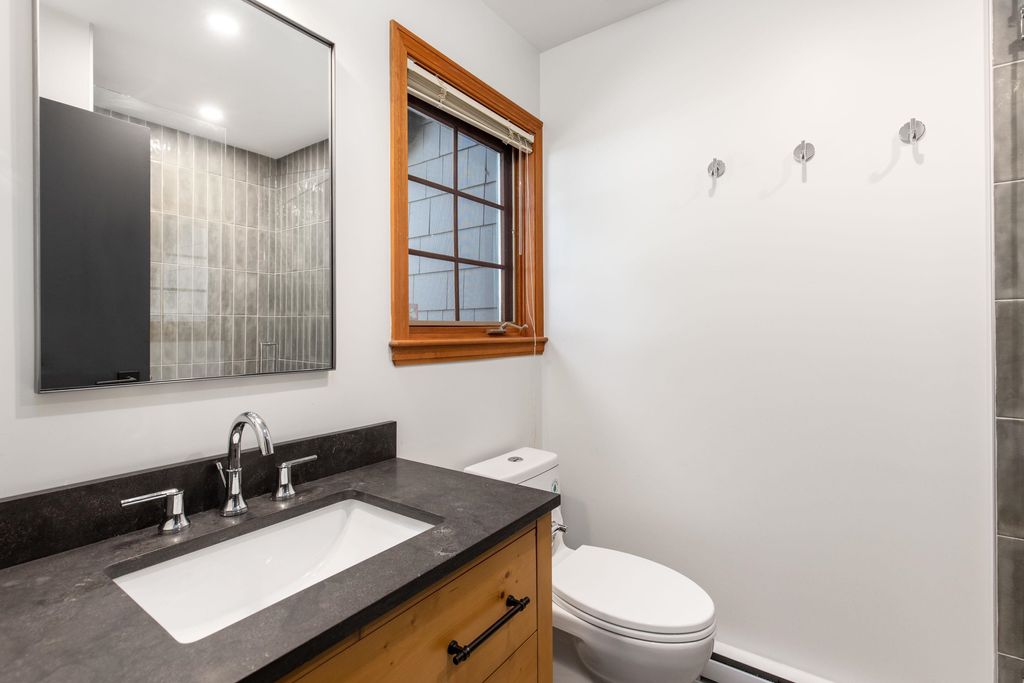 listing image 1106505181312003638