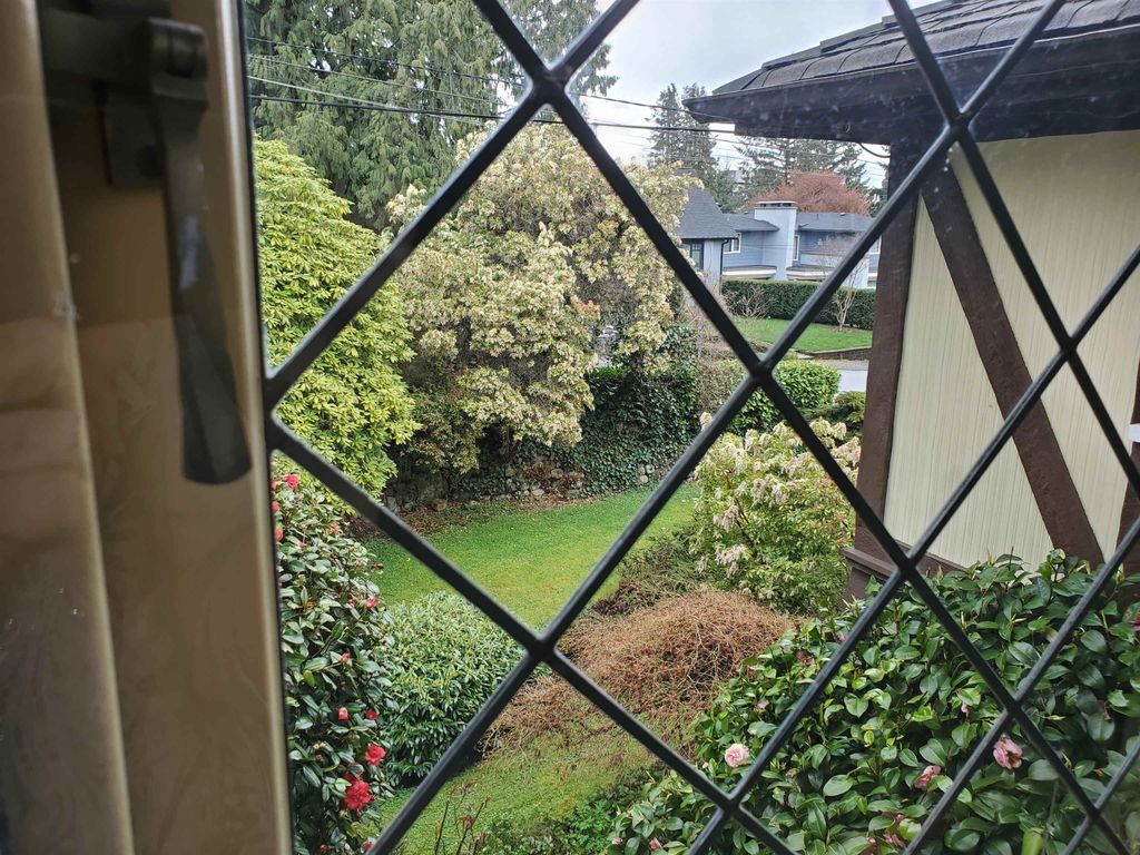 listing image 1109976753620176742