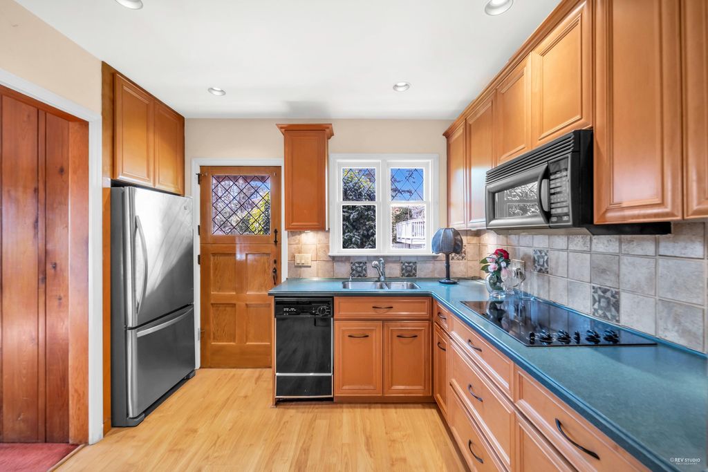 listing image 1106211076652017923