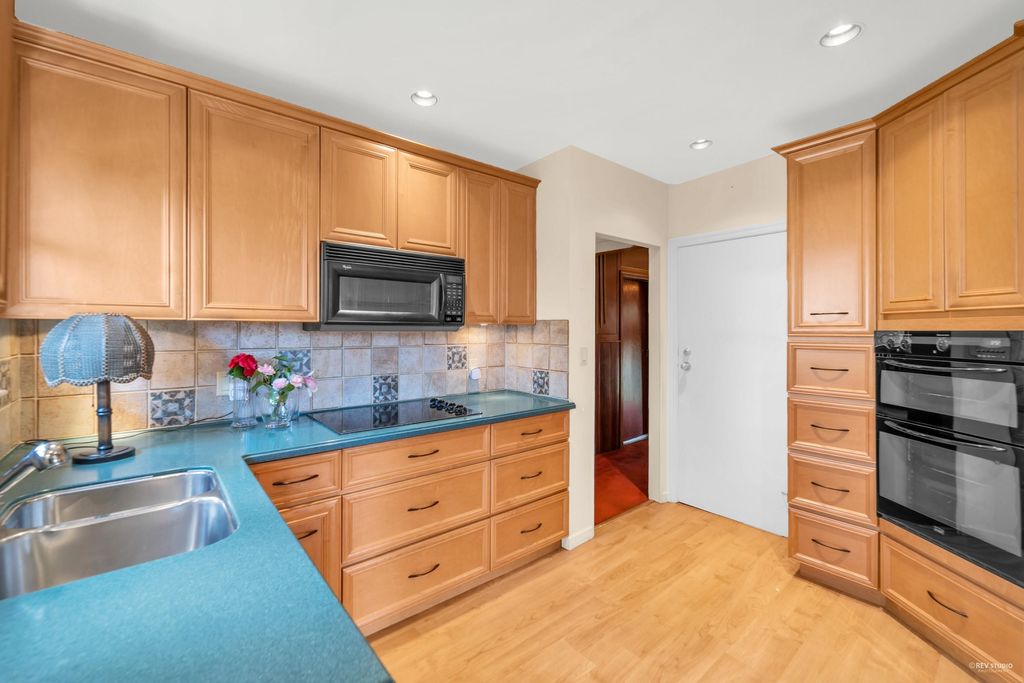 listing image 1105247705054624102